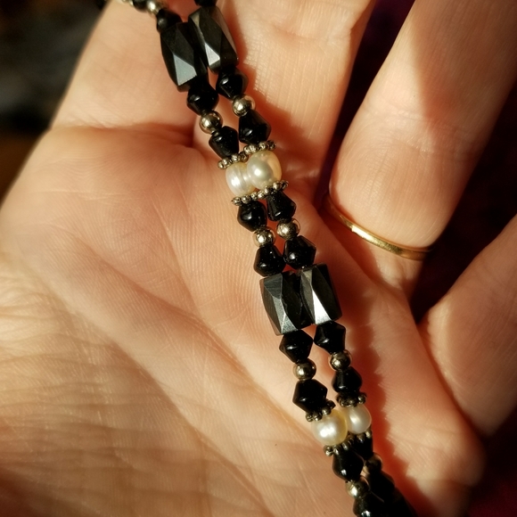 Relisted -Magnetic Hematite necklace white pearls silver - Picture 7 of 9